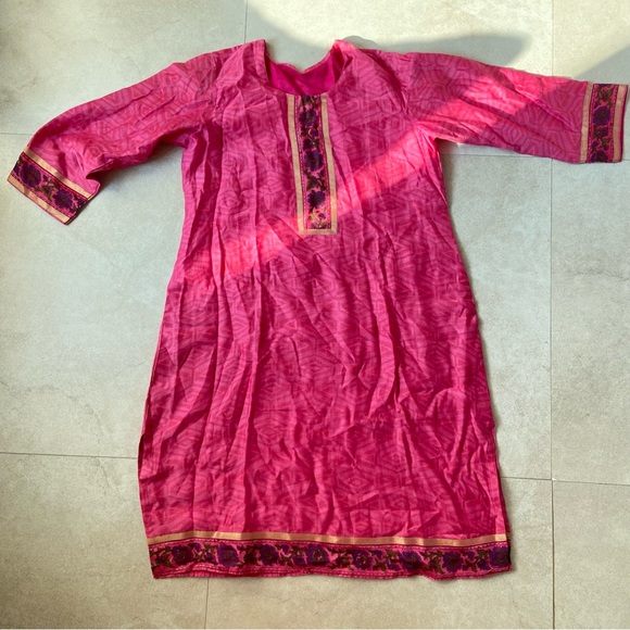 Silk Set - Kurta, Churidar, Dupatta - Picture 9 of 15